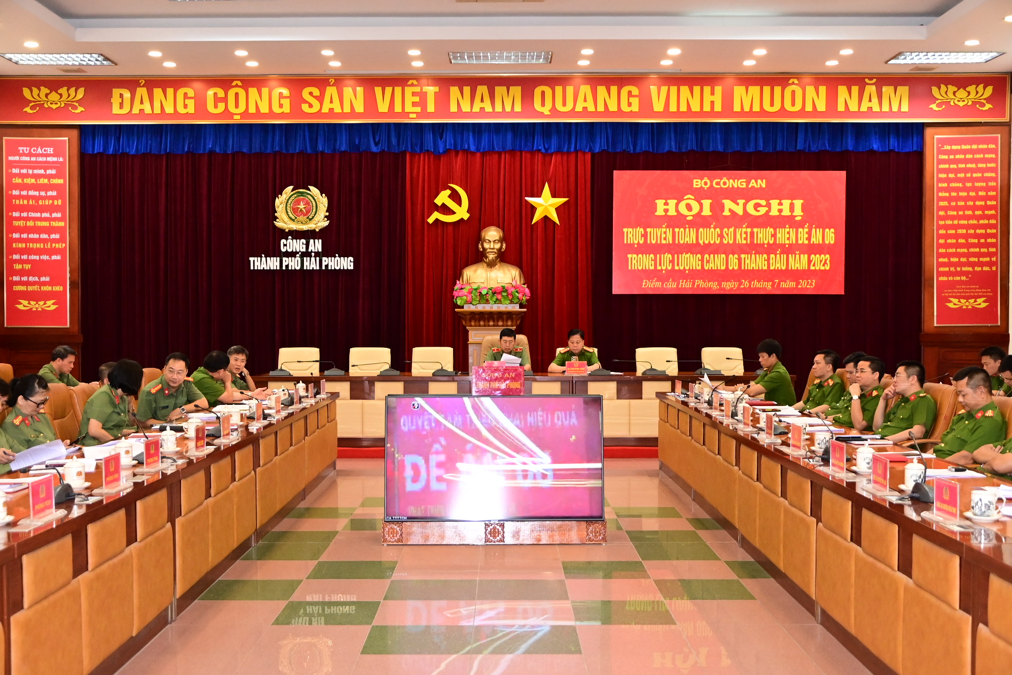 Tiếp tục nỗ lực thực hiện Đề án 06 trong Công an nhân dân